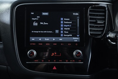 2022 Mitsubishi Outlander - Thumbnail