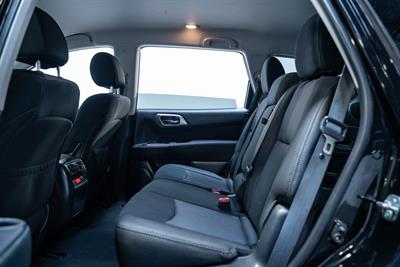 2018 Nissan Pathfinder - Thumbnail