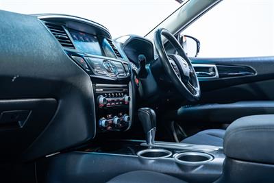 2018 Nissan Pathfinder - Thumbnail