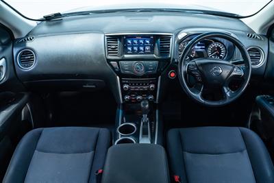 2018 Nissan Pathfinder - Thumbnail
