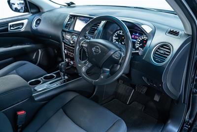 2018 Nissan Pathfinder - Thumbnail