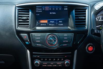 2018 Nissan Pathfinder - Thumbnail