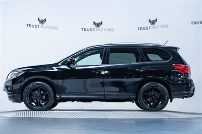 2018 Nissan Pathfinder - Thumbnail