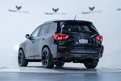 2018 Nissan Pathfinder - Thumbnail