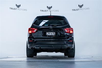 2018 Nissan Pathfinder - Thumbnail