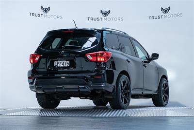 2018 Nissan Pathfinder - Thumbnail