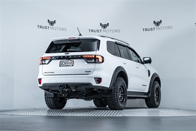 2023 Ford Everest - Thumbnail