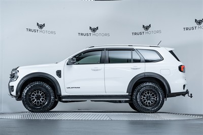 2023 Ford Everest - Thumbnail