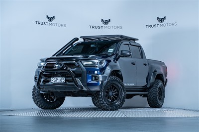 2023 Toyota Hilux - Thumbnail