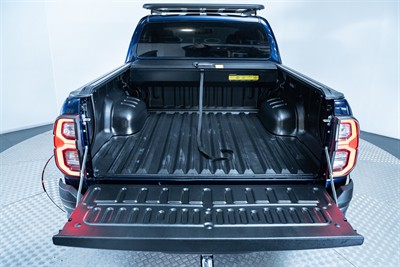 2023 Toyota Hilux - Thumbnail
