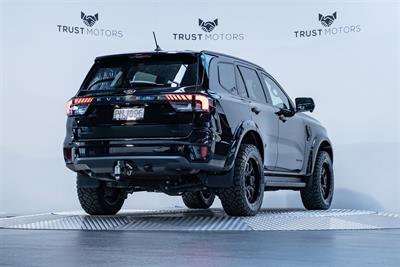 2022 Ford Everest - Thumbnail