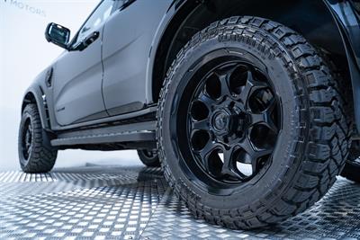 2022 Ford Everest - Thumbnail