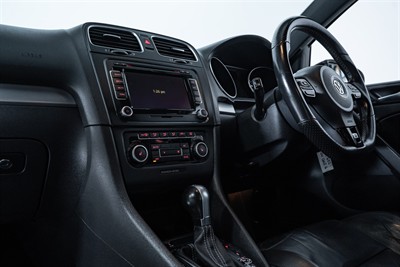 2010 Volkswagen Golf - Thumbnail