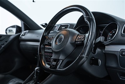 2010 Volkswagen Golf - Thumbnail