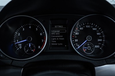 2010 Volkswagen Golf - Thumbnail