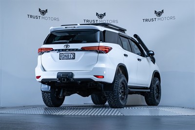 2016 Toyota Fortuner - Thumbnail