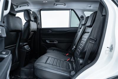 2022 Ford Everest - Thumbnail