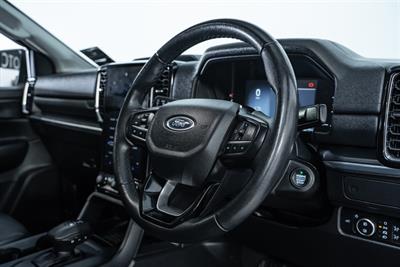 2022 Ford Everest - Thumbnail