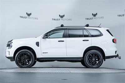 2022 Ford Everest - Thumbnail