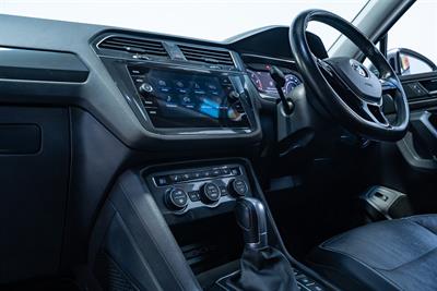 2018 Volkswagen Tiguan - Thumbnail
