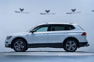 2018 Volkswagen Tiguan - Thumbnail