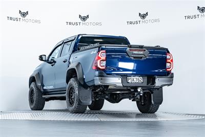 2023 Toyota Hilux - Thumbnail