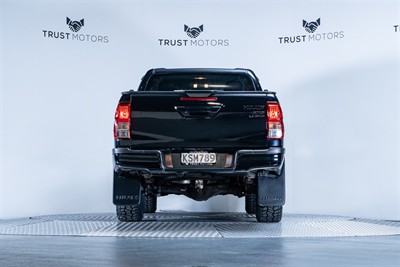 2017 Toyota Hilux - Thumbnail