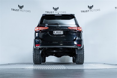 2021 Toyota Fortuner - Thumbnail