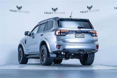 2024 Ford Everest - Thumbnail