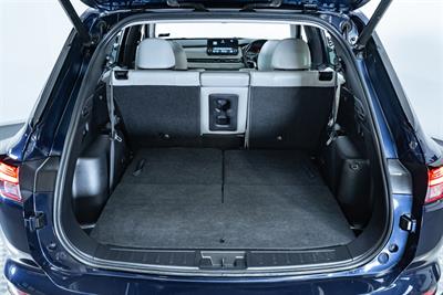 2022 Mitsubishi Outlander - Thumbnail