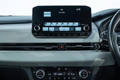 2022 Mitsubishi Outlander - Thumbnail