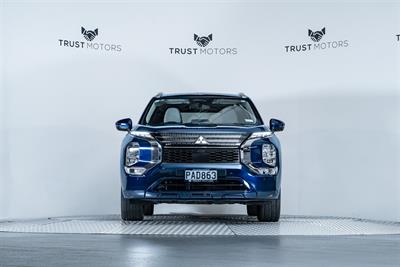 2022 Mitsubishi Outlander - Thumbnail