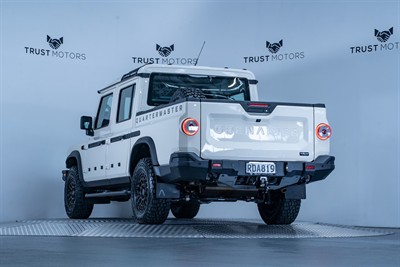 2025 Ineos Grenadier - Thumbnail