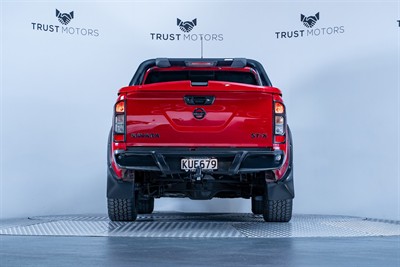 2017 Nissan Navara - Thumbnail