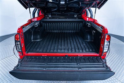 2017 Nissan Navara - Thumbnail