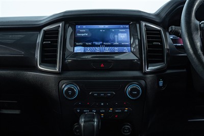 2021 Ford Everest - Thumbnail