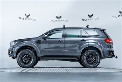 2021 Ford Everest - Thumbnail