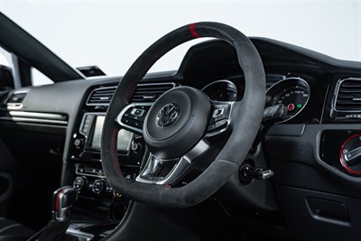 2016 Volkswagen Golf - Thumbnail