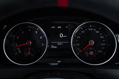 2016 Volkswagen Golf - Thumbnail