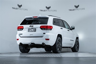 2019 Jeep Grand Cherokee - Thumbnail