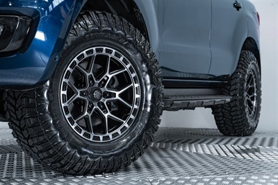 2020 Ford Everest - Thumbnail