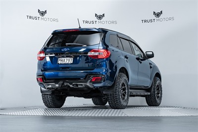 2020 Ford Everest - Thumbnail