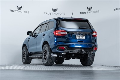 2020 Ford Everest - Thumbnail