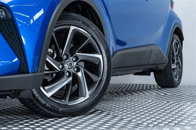2022 Toyota C-HR - Thumbnail