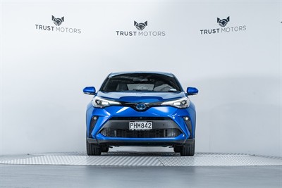 2022 Toyota C-HR - Thumbnail