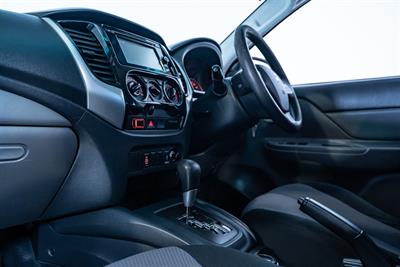2017 Mitsubishi Triton - Thumbnail