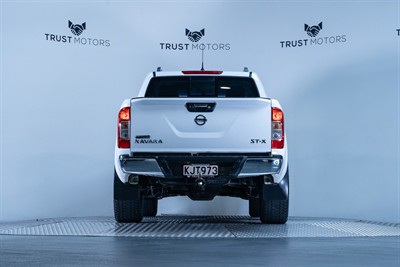 2017 Nissan Navara - Thumbnail