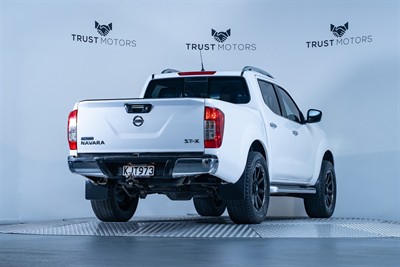 2017 Nissan Navara - Thumbnail