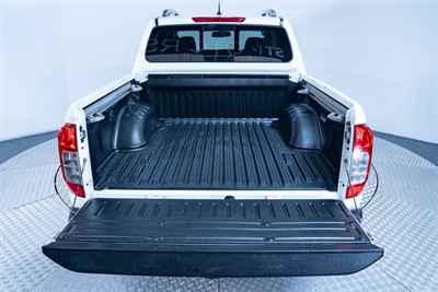 2017 Nissan Navara - Thumbnail
