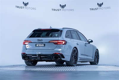 2019 Audi RS4 - Thumbnail